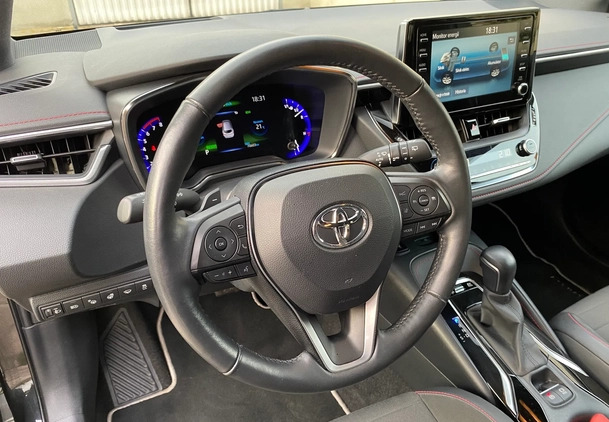 Toyota Corolla cena 105798 przebieg: 71000, rok produkcji 2020 z Łowicz małe 254